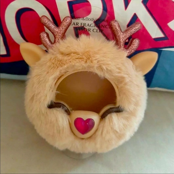 Adorable Reindeer Car Vent Clip Freshener - Picture 1 of 4